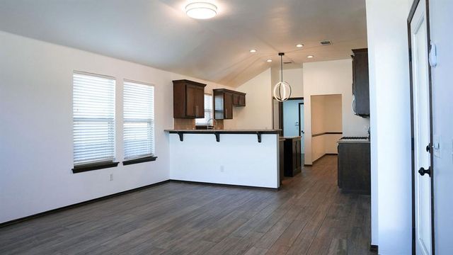 13049 SW 5th Street, Yukon, OK 73099