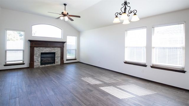 13049 SW 5th Street, Yukon, OK 73099