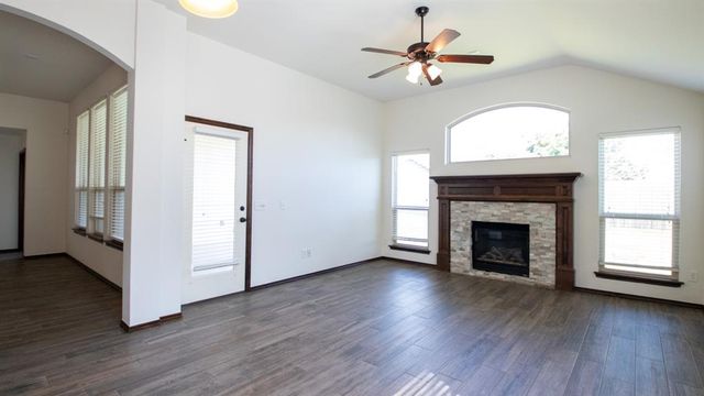 13049 SW 5th Street, Yukon, OK 73099