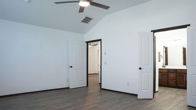 13049 SW 5th Street, Yukon, OK 73099