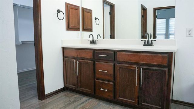 13049 SW 5th Street, Yukon, OK 73099