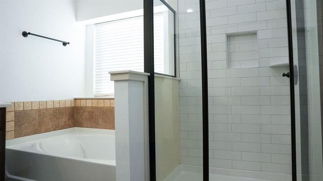 13049 SW 5th Street, Yukon, OK 73099