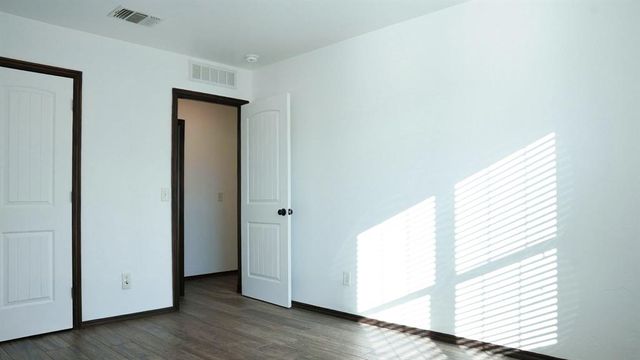 13049 SW 5th Street, Yukon, OK 73099