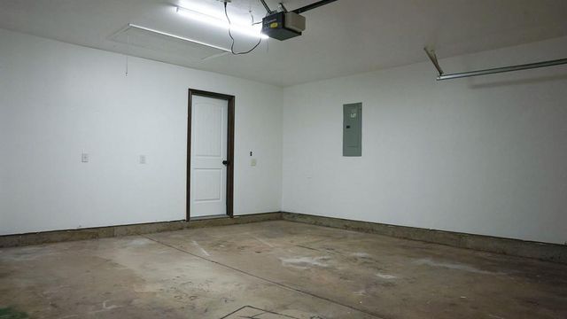 13049 SW 5th Street, Yukon, OK 73099