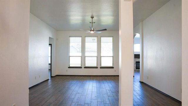 13049 SW 5th Street, Yukon, OK 73099