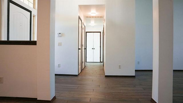 13049 SW 5th Street, Yukon, OK 73099