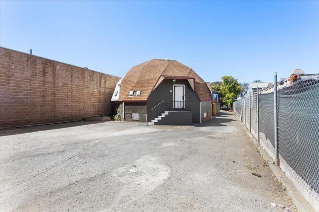 22325 Meekland Avenue, Hayward, CA 94541