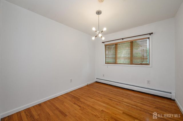 27 Fagan Place, Colonia, NJ 07067