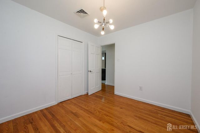 27 Fagan Place, Colonia, NJ 07067