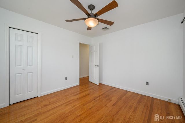 27 Fagan Place, Colonia, NJ 07067