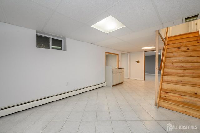 27 Fagan Place, Colonia, NJ 07067