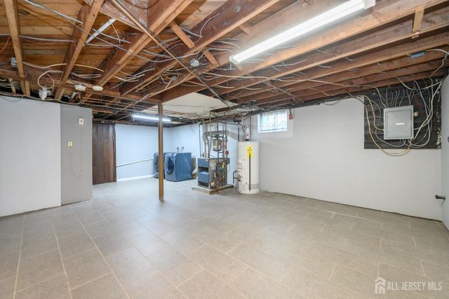 27 Fagan Place, Colonia, NJ 07067