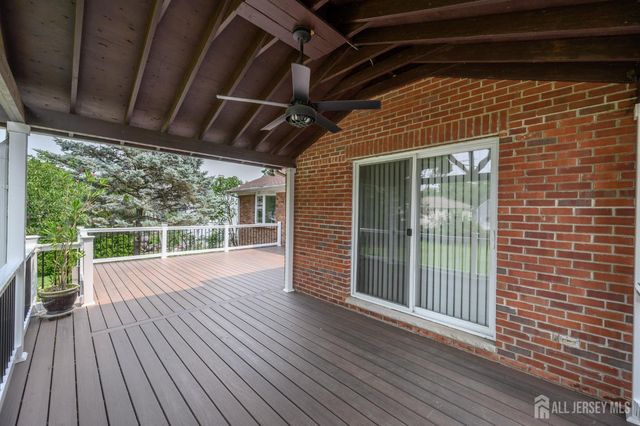 27 Fagan Place, Colonia, NJ 07067