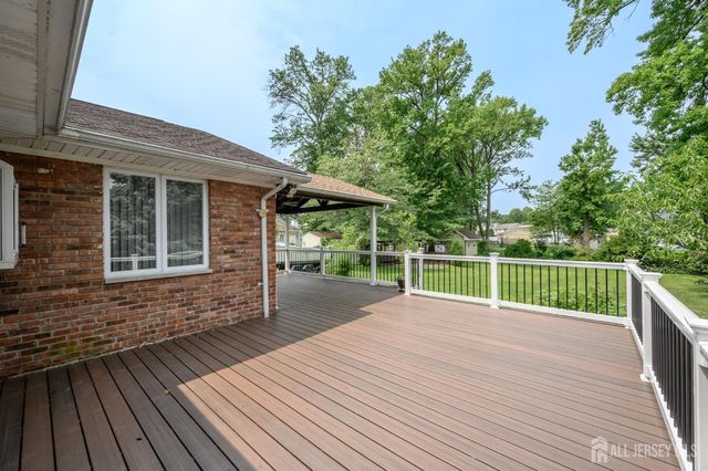 27 Fagan Place, Colonia, NJ 07067