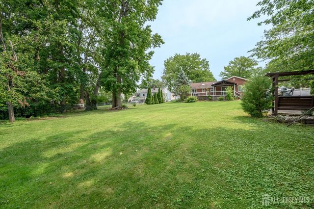 27 Fagan Place, Colonia, NJ 07067