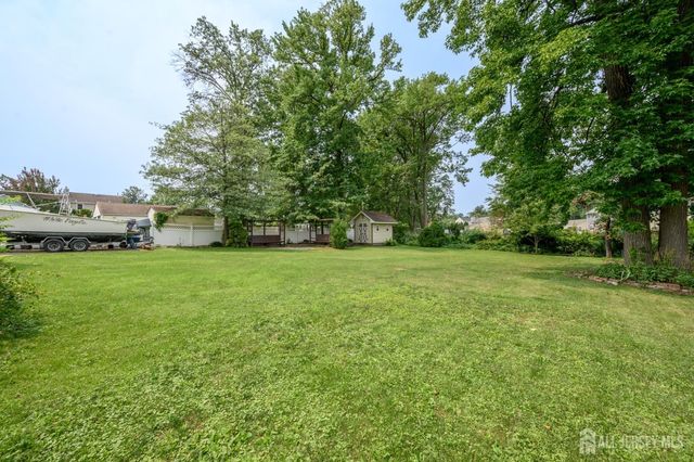 27 Fagan Place, Colonia, NJ 07067