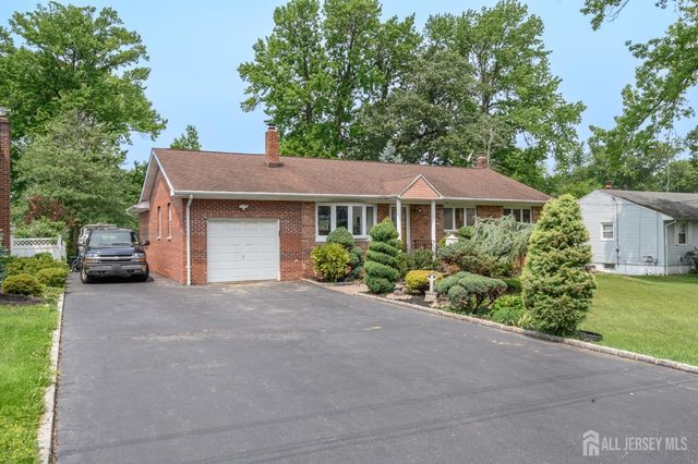 27 Fagan Place, Colonia, NJ 07067