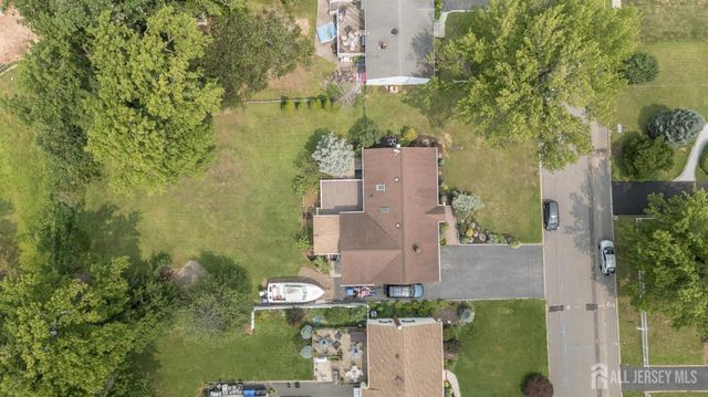 27 Fagan Place, Colonia, NJ 07067
