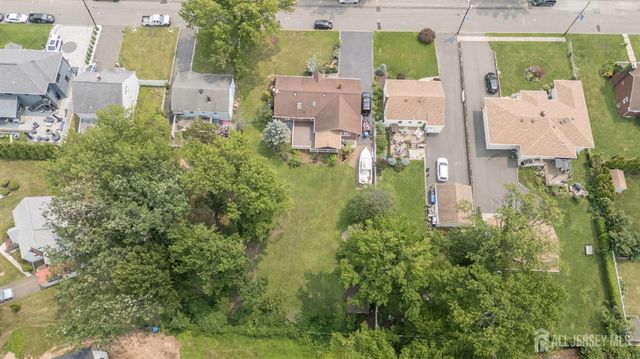 27 Fagan Place, Colonia, NJ 07067