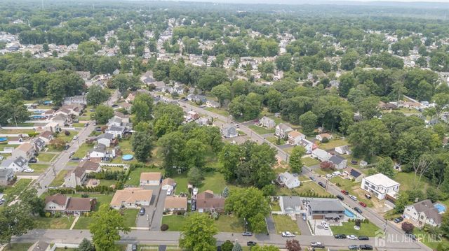 27 Fagan Place, Colonia, NJ 07067