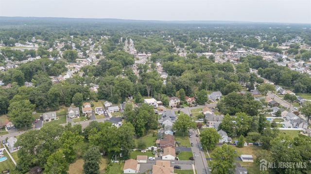 27 Fagan Place, Colonia, NJ 07067