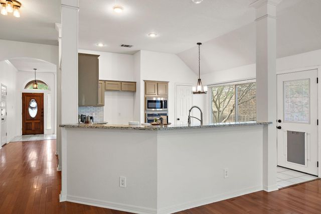 12713 Cinchring LN, Austin, TX 78727