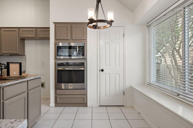 12713 Cinchring LN, Austin, TX 78727