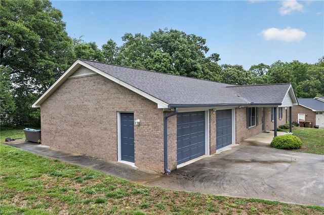 316 Christine Court, Winston-salem, NC 27127