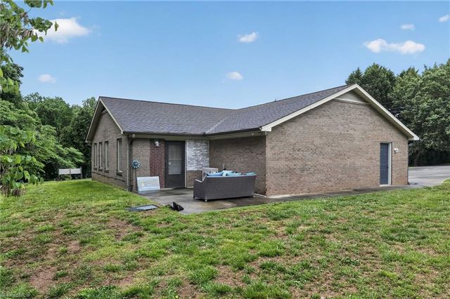 316 Christine Court, Winston-salem, NC 27127