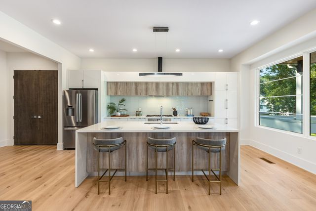 1045 Shepherds Lane NE, Atlanta, GA 30324