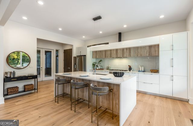 1045 Shepherds Lane NE, Atlanta, GA 30324