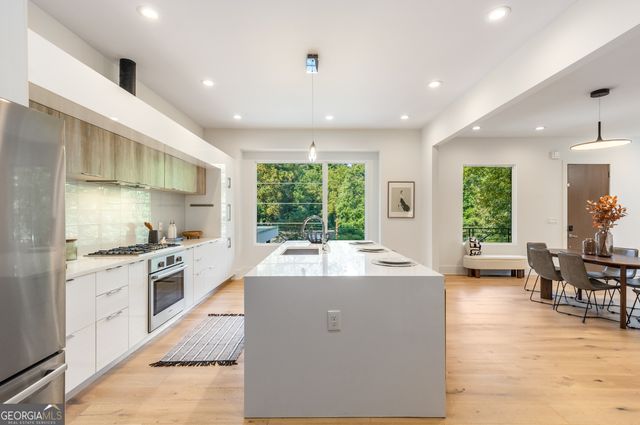 1045 Shepherds Lane NE, Atlanta, GA 30324