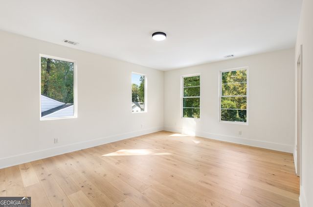 1045 Shepherds Lane NE, Atlanta, GA 30324