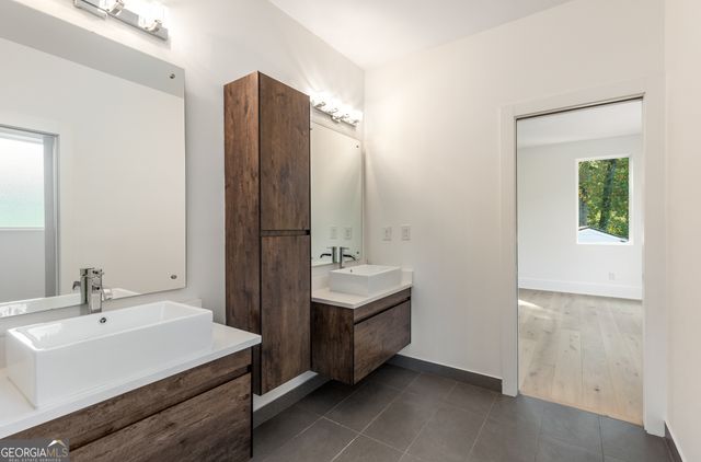 1045 Shepherds Lane NE, Atlanta, GA 30324