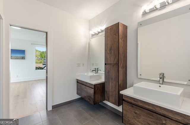 1045 Shepherds Lane NE, Atlanta, GA 30324