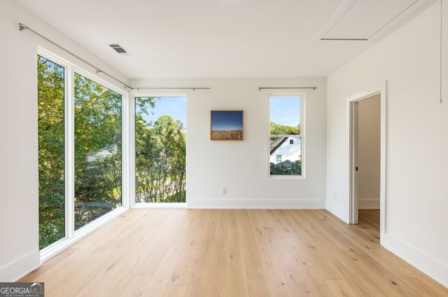 1045 Shepherds Lane NE, Atlanta, GA 30324