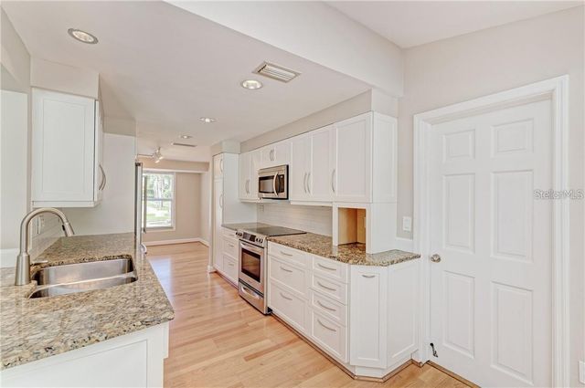 3150 REGATTA CIRCLE, Sarasota, FL 34231