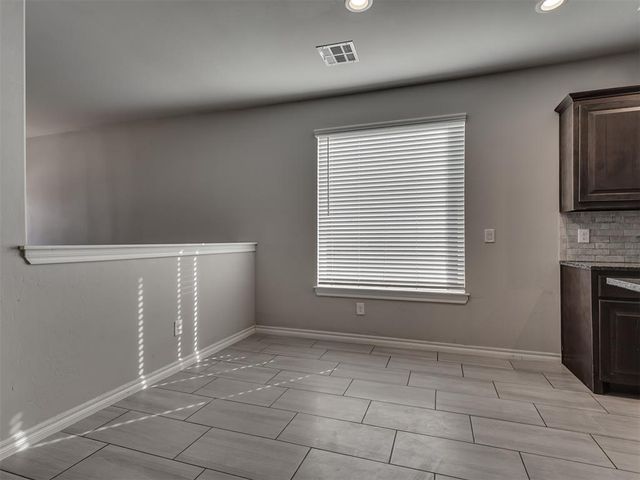 11133 NW 95th Court, Yukon, OK 73099