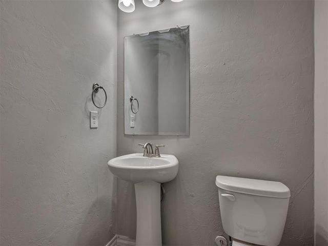 11133 NW 95th Court, Yukon, OK 73099