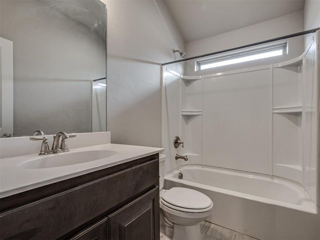 11133 NW 95th Court, Yukon, OK 73099