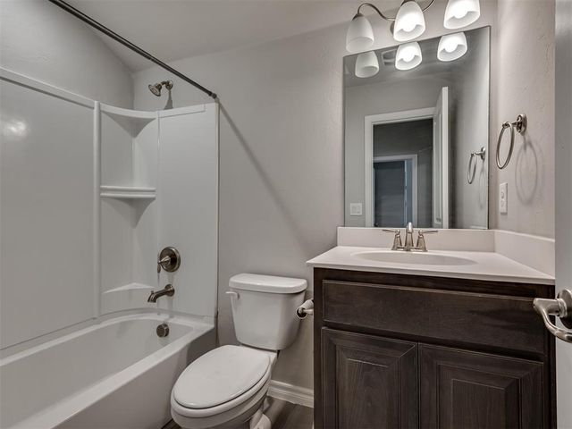 11133 NW 95th Court, Yukon, OK 73099