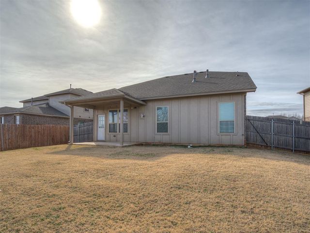 11133 NW 95th Court, Yukon, OK 73099