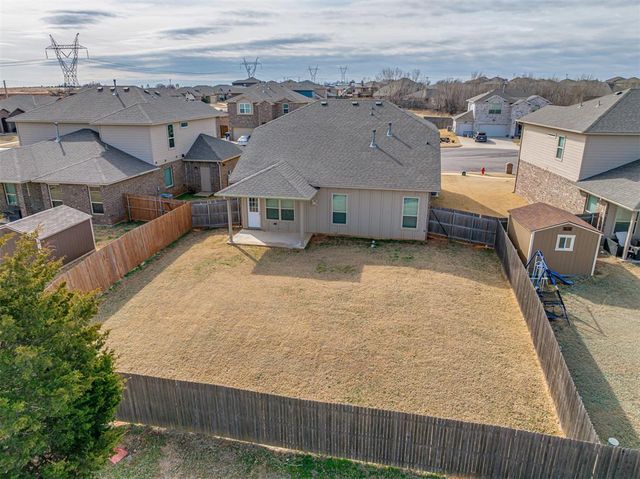 11133 NW 95th Court, Yukon, OK 73099