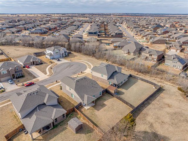 11133 NW 95th Court, Yukon, OK 73099