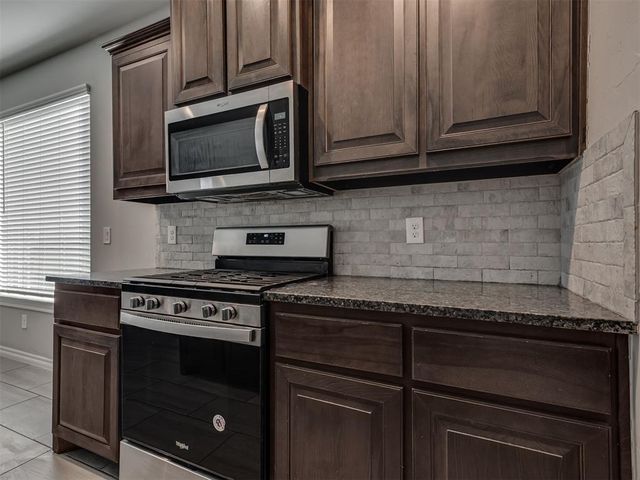 11133 NW 95th Court, Yukon, OK 73099