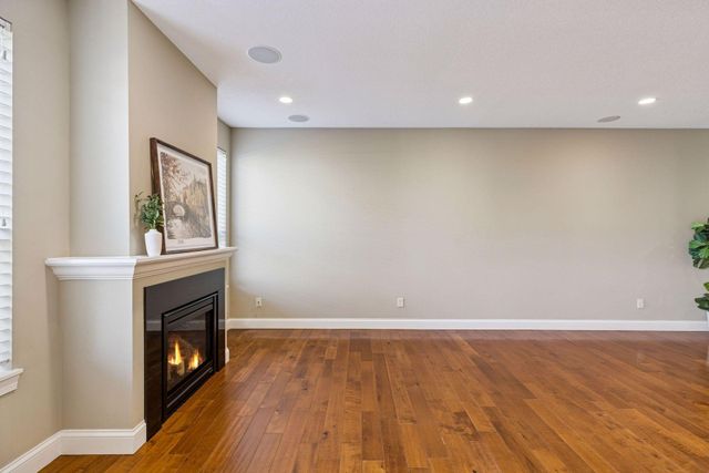 3081 Countryside Avenue B, Woodbury, MN 55129