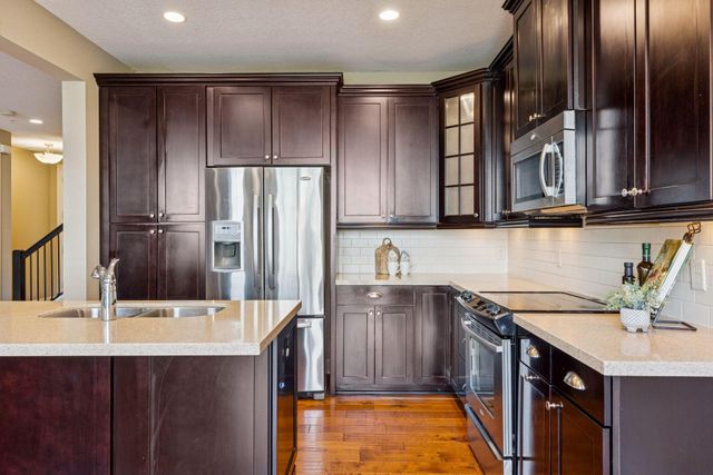 3081 Countryside Avenue B, Woodbury, MN 55129