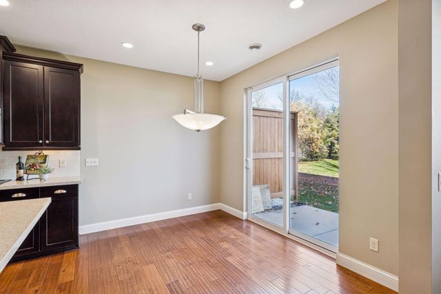 3081 Countryside Avenue B, Woodbury, MN 55129