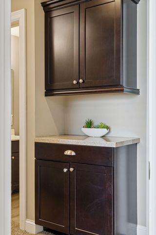 3081 Countryside Avenue B, Woodbury, MN 55129