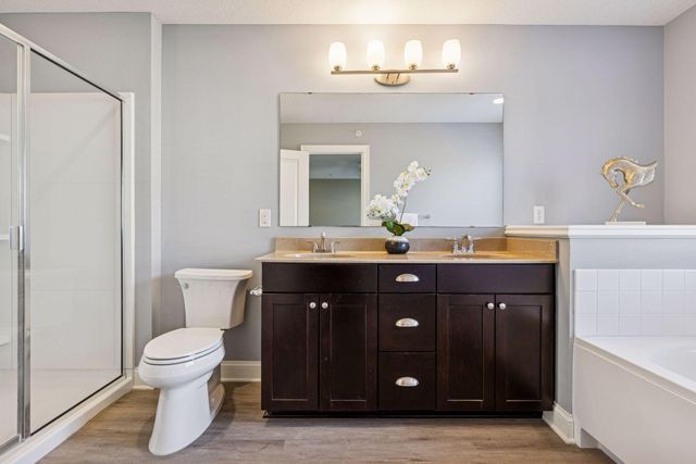 3081 Countryside Avenue B, Woodbury, MN 55129